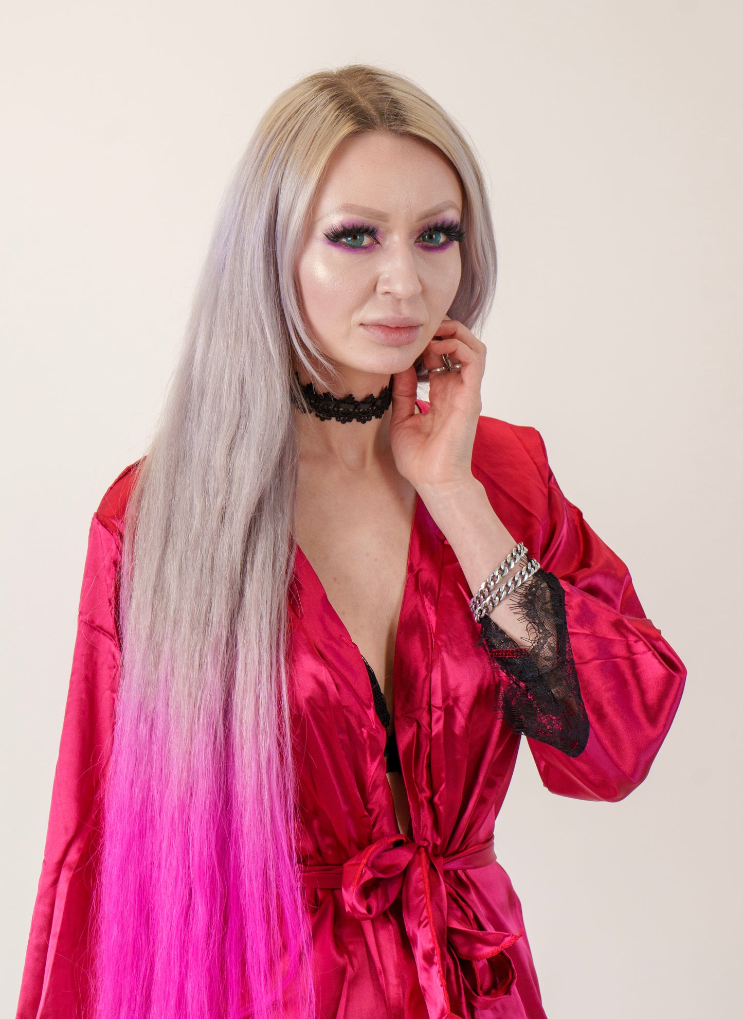 Pohodlné tmavě červené noční prádlo